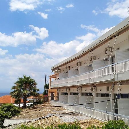 Poulea Rooms 卡拉马塔 外观 照片