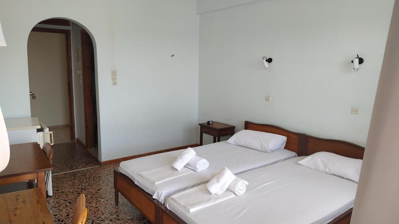 Poulea Rooms 卡拉马塔 外观 照片